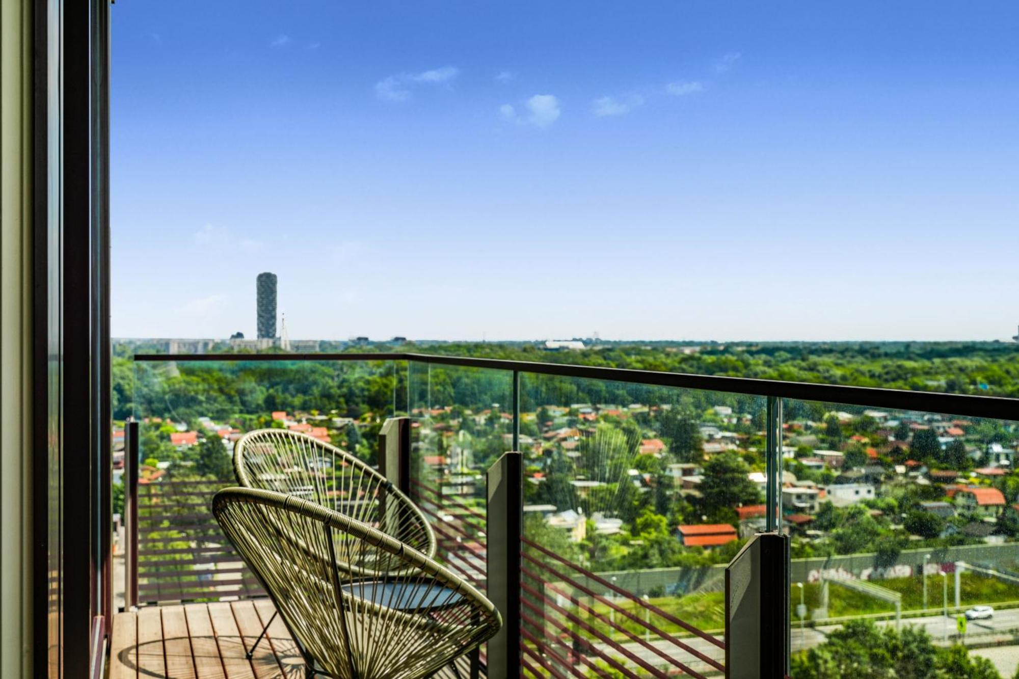 Vienna Sky Apartment I Rooftop Pool I Netflix エクステリア 写真